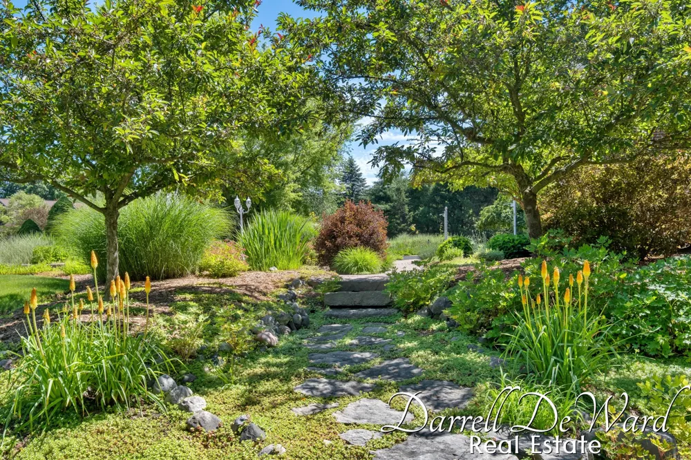 13850 Thompson Drive NE Lowell, MI 49331