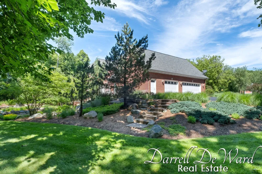 13850 Thompson Drive NE Lowell, MI 49331