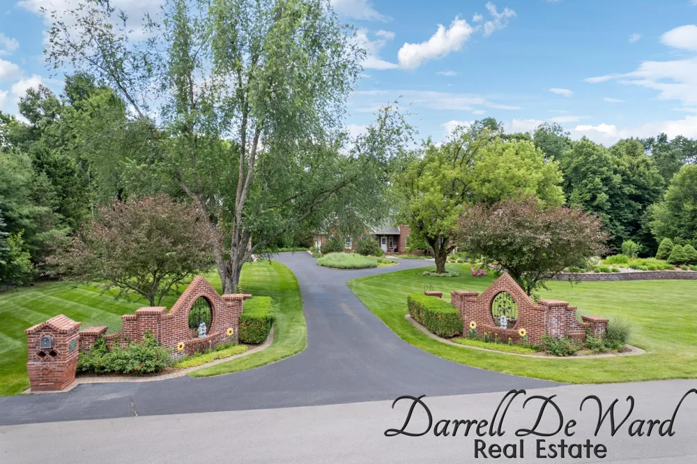 13850 Thompson Drive NE Lowell, MI 49331