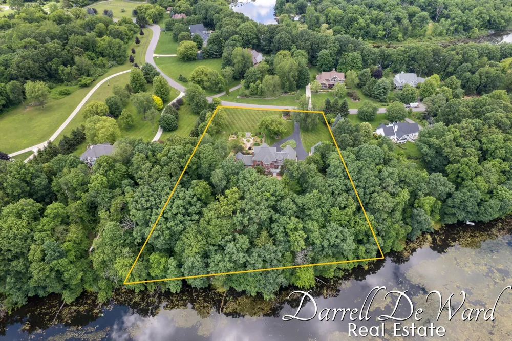 13850 Thompson Drive NE Lowell, MI 49331