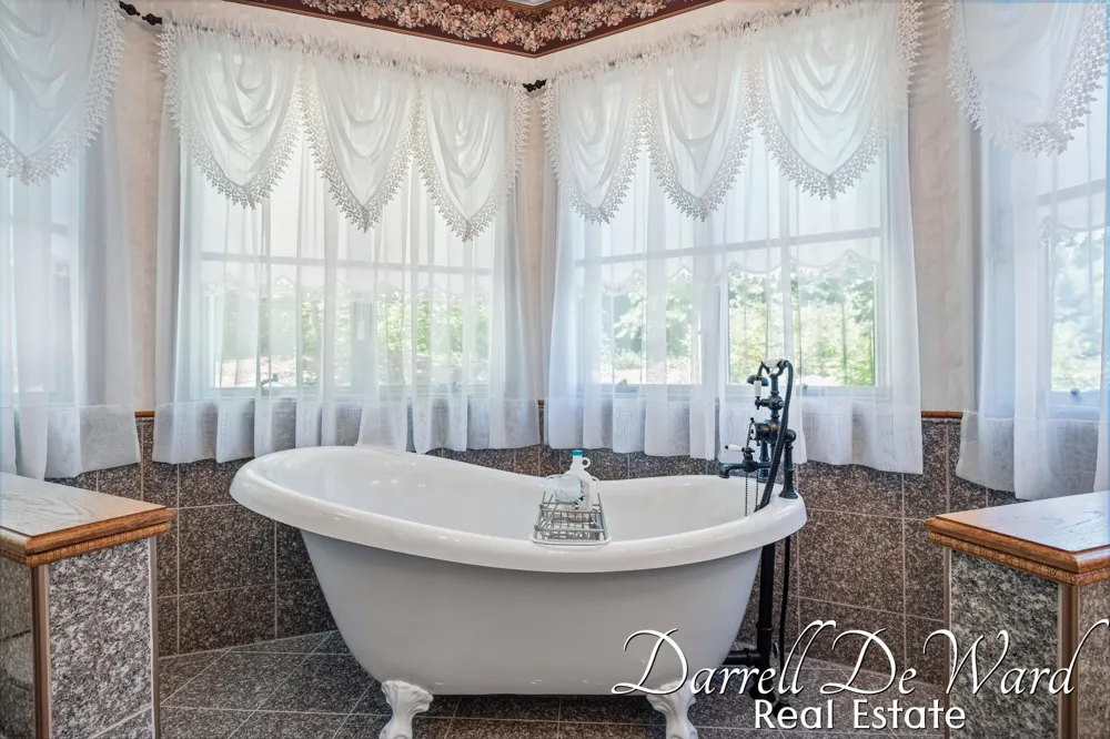 13850 Thompson Drive NE Lowell, MI 49331