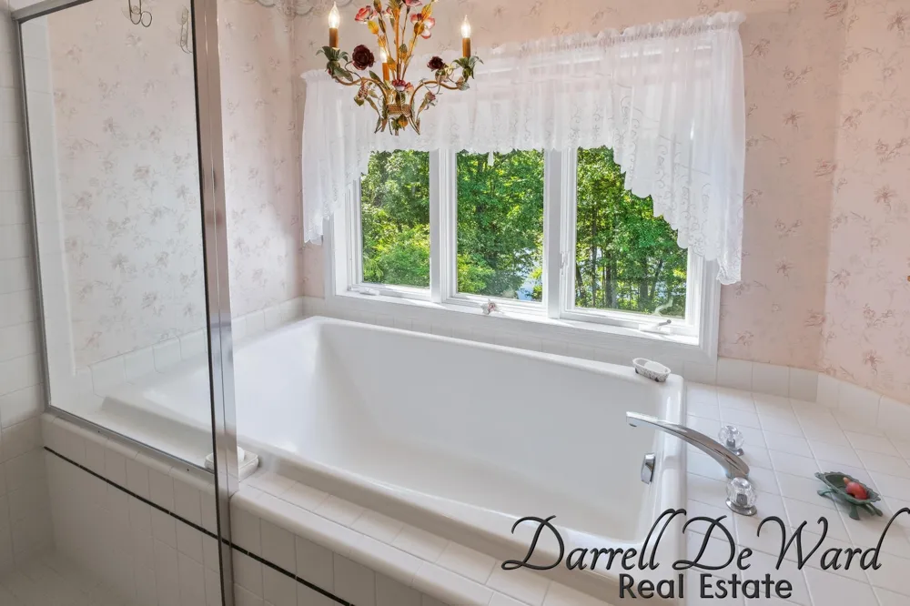 13850 Thompson Drive NE Lowell, MI 49331