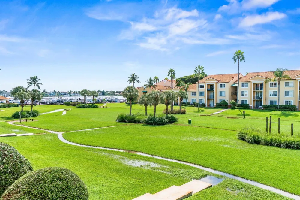 145 Yacht Club Way #210 Hypoluxo, FL 33462