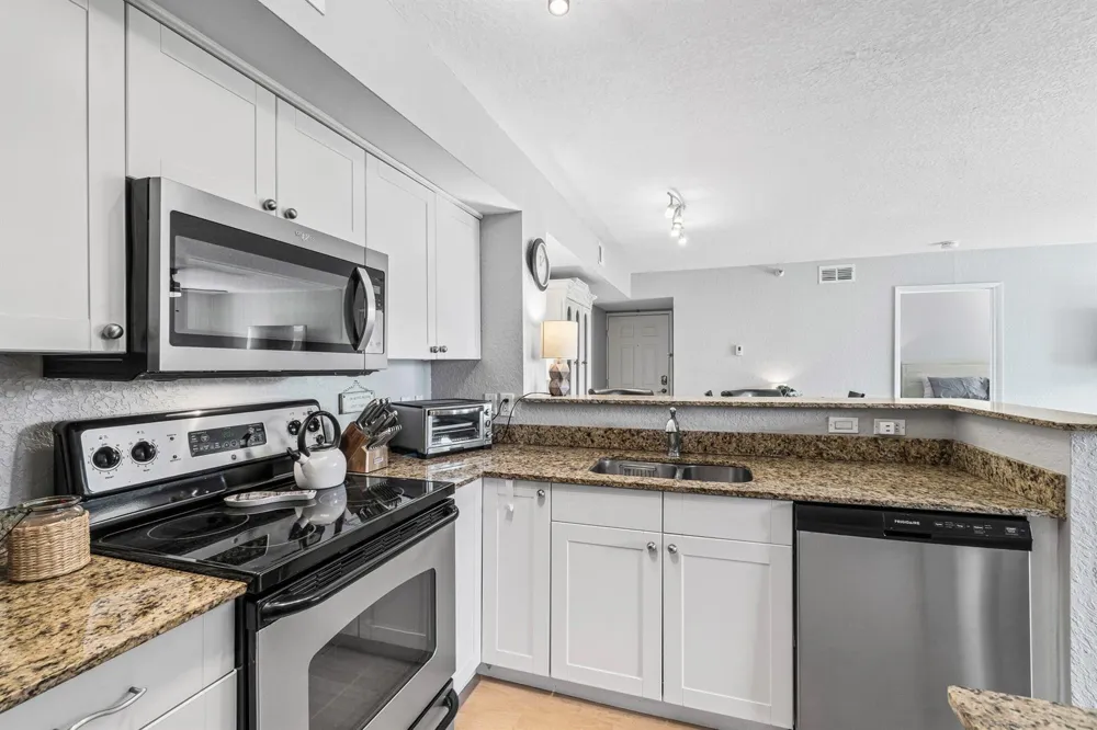 145 Yacht Club Way #210 Hypoluxo, FL 33462