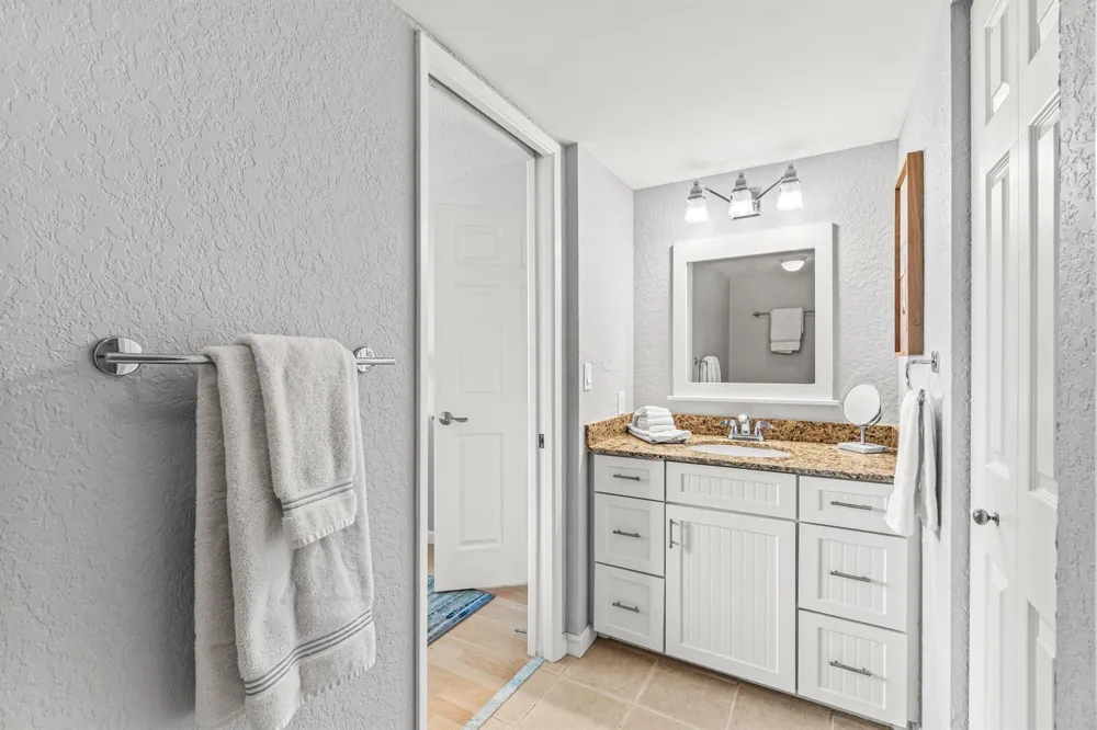 145 Yacht Club Way #210 Hypoluxo, FL 33462