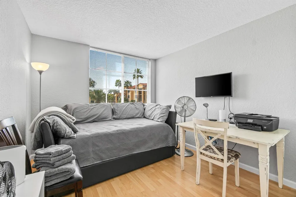 145 Yacht Club Way #210 Hypoluxo, FL 33462