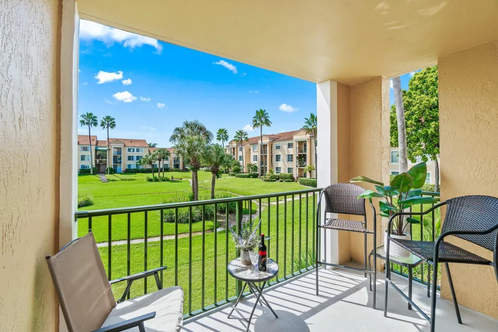145 Yacht Club Way #210 Hypoluxo, FL 33462