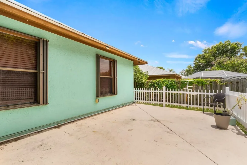 1636 NE Darlich Avenue Jensen Beach, FL 34957
