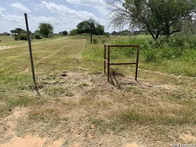 319 Karen Kourt Devine, TX 78016