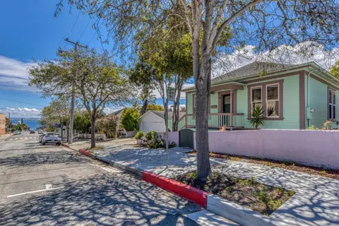 399 Hoffman Avenue