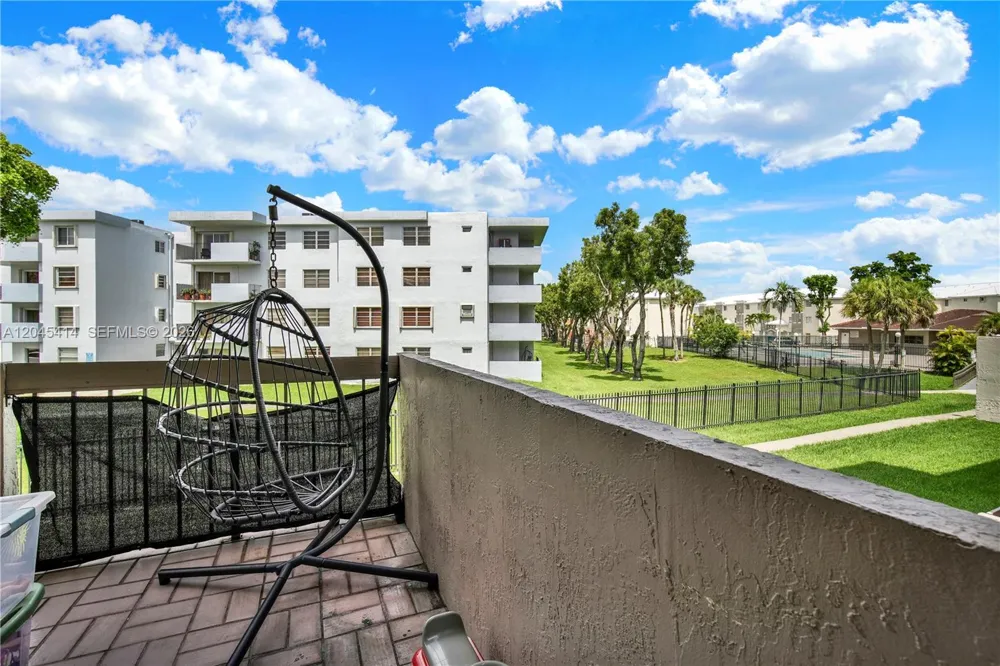 1101 122nd Ave #205 Miami, FL 33184