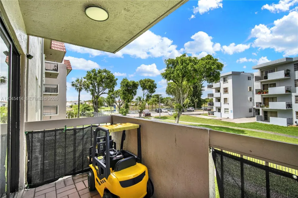 1101 122nd Ave #205 Miami, FL 33184