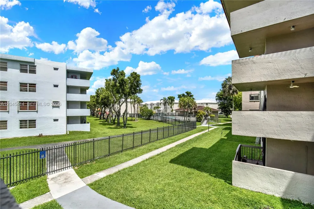 1101 122nd Ave #205 Miami, FL 33184