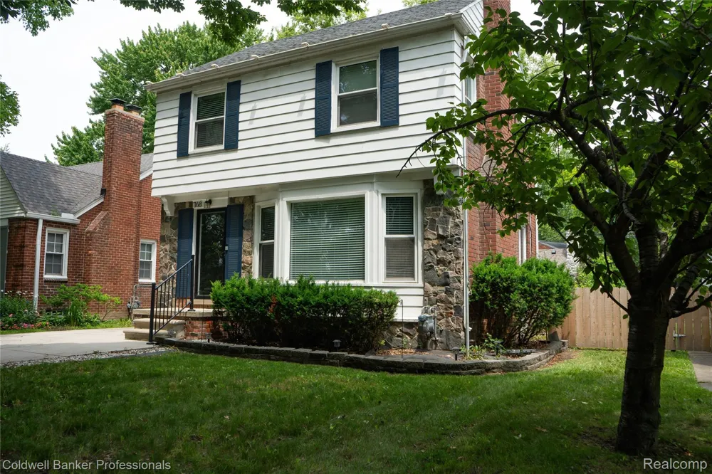 1168 Vernier Road Grosse Pointe Woods City, MI 48236