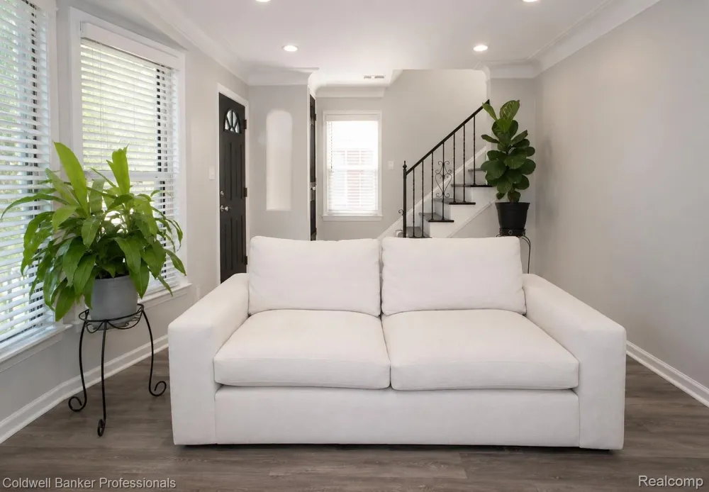 1168 Vernier Road Grosse Pointe Woods City, MI 48236