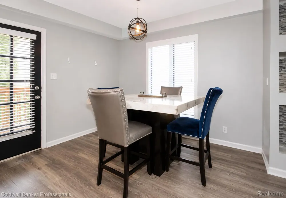 1168 Vernier Road Grosse Pointe Woods City, MI 48236