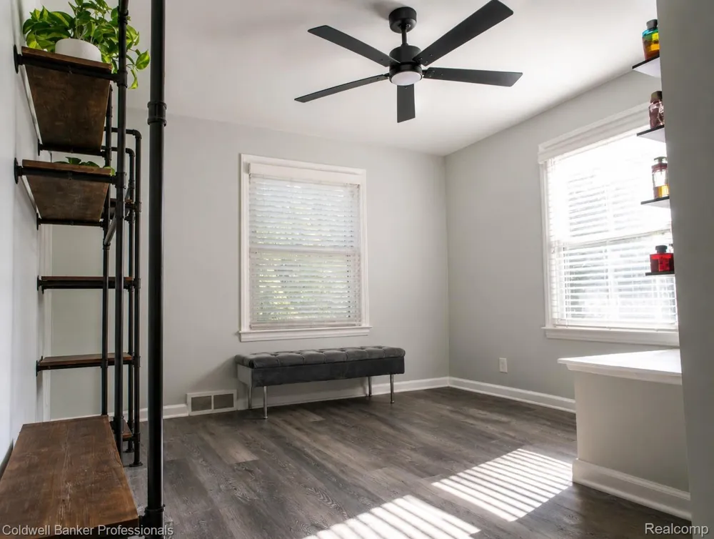 1168 Vernier Road Grosse Pointe Woods City, MI 48236