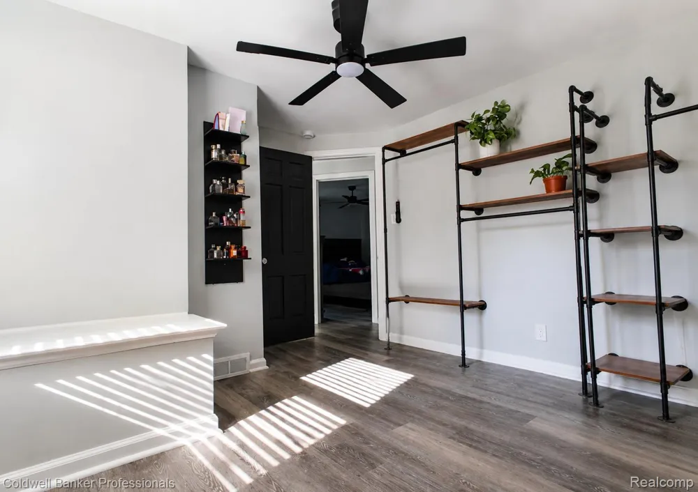 1168 Vernier Road Grosse Pointe Woods City, MI 48236
