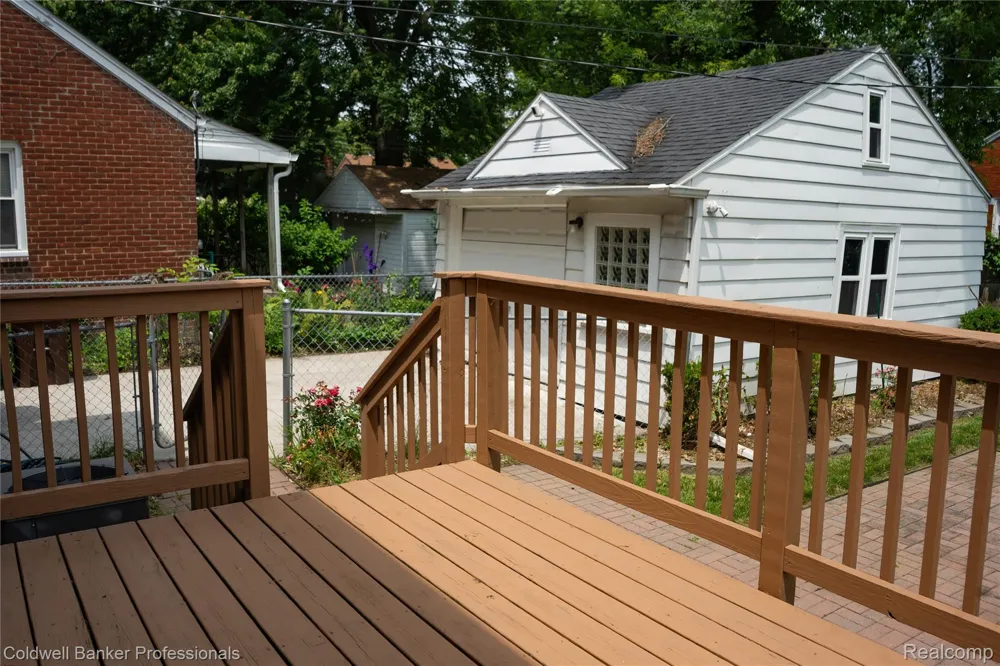 1168 Vernier Road Grosse Pointe Woods City, MI 48236