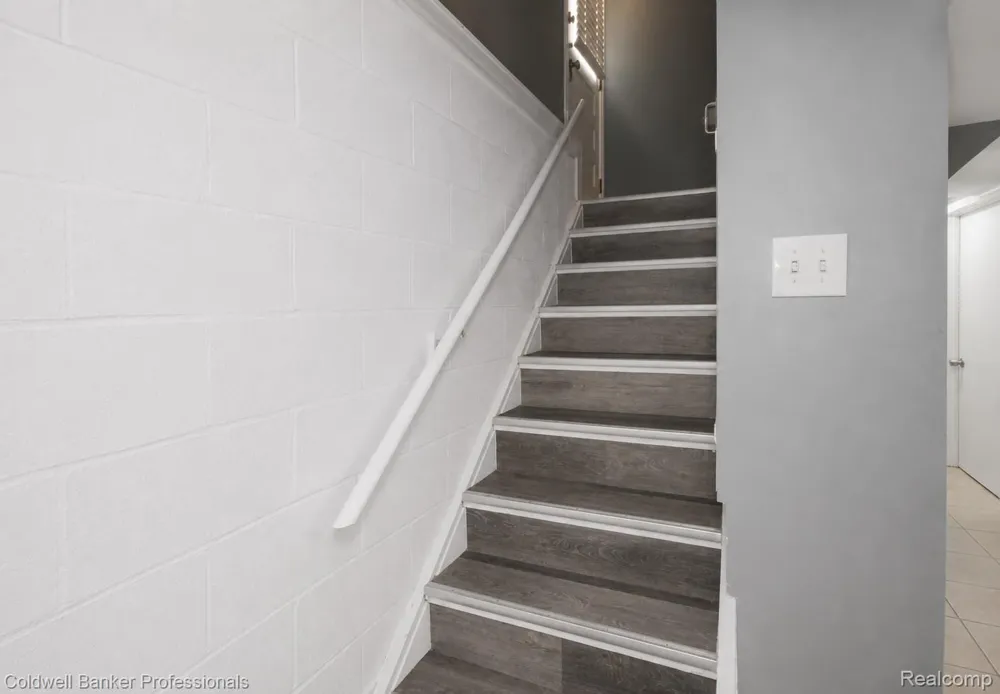 1168 Vernier Road Grosse Pointe Woods City, MI 48236