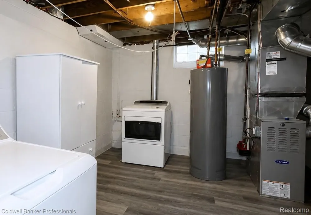1168 Vernier Road Grosse Pointe Woods City, MI 48236