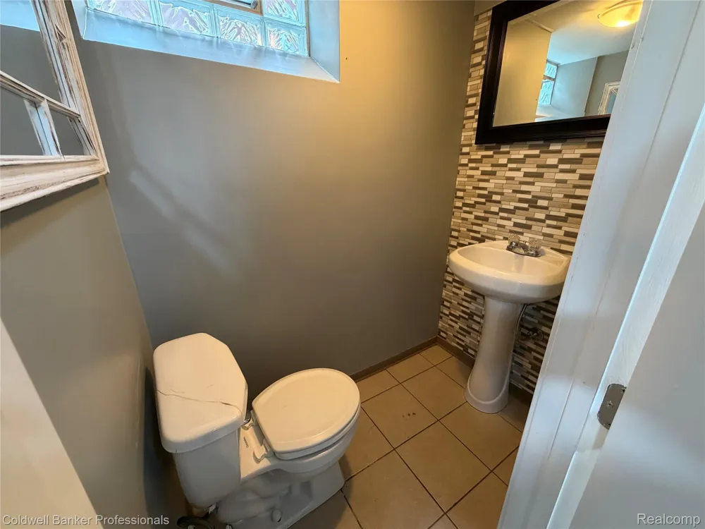 1168 Vernier Road Grosse Pointe Woods City, MI 48236