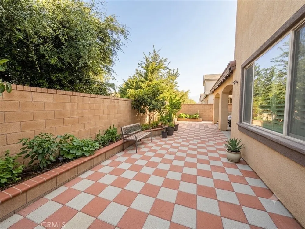 4722 S Cobblestone Ontario, CA 91762