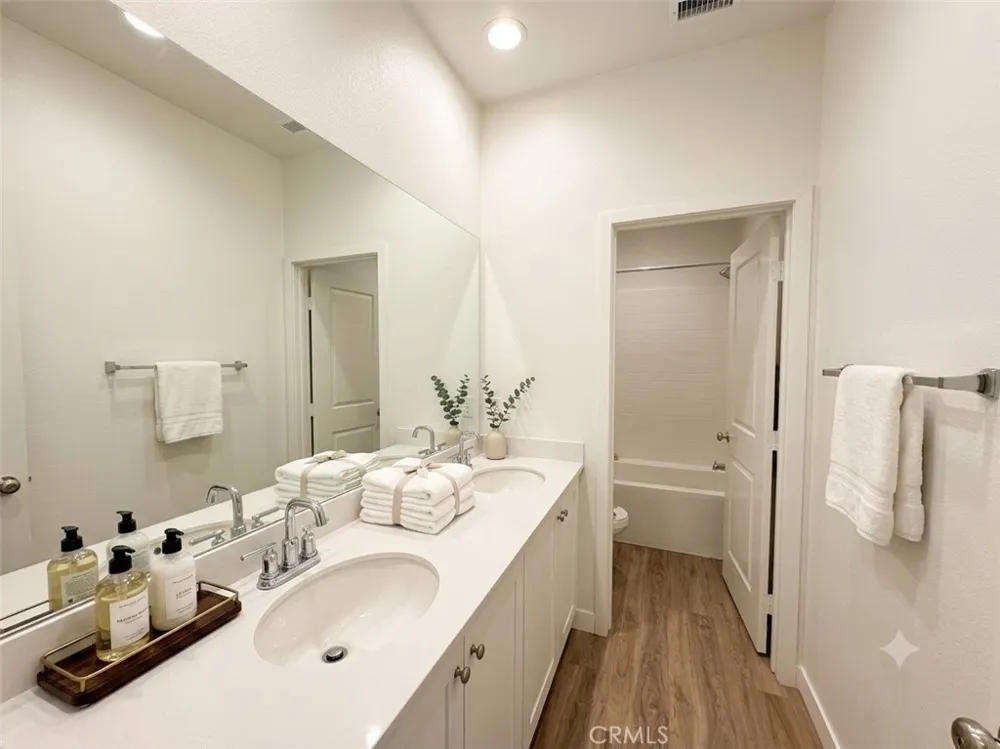 4722 S Cobblestone Ontario, CA 91762