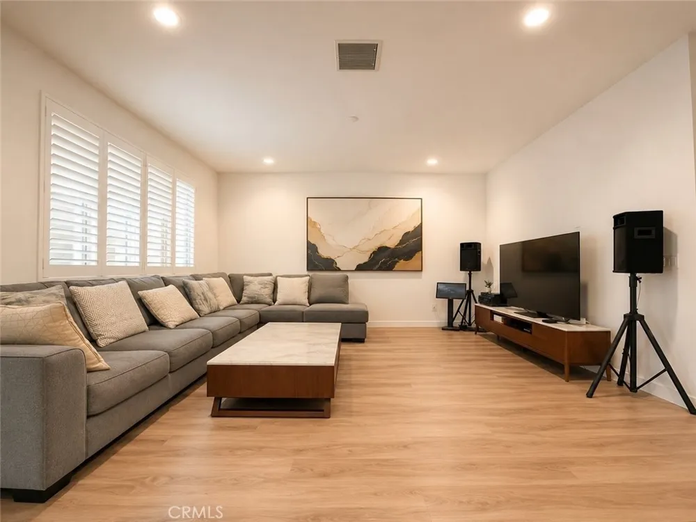 4722 S Cobblestone Ontario, CA 91762