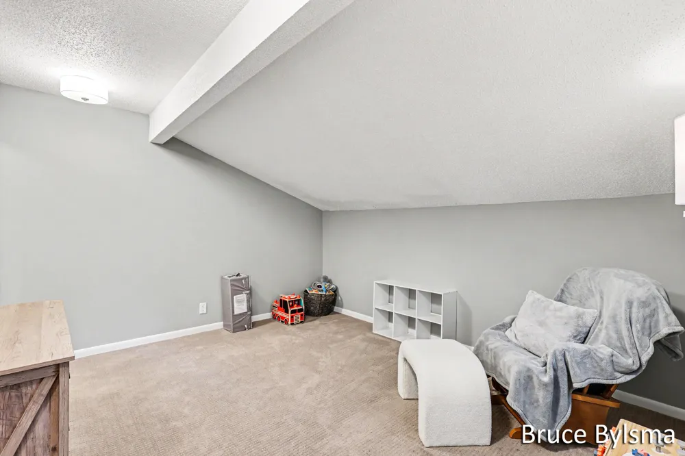 17570 Parkwood Drive #A Spring Lake, MI 49456