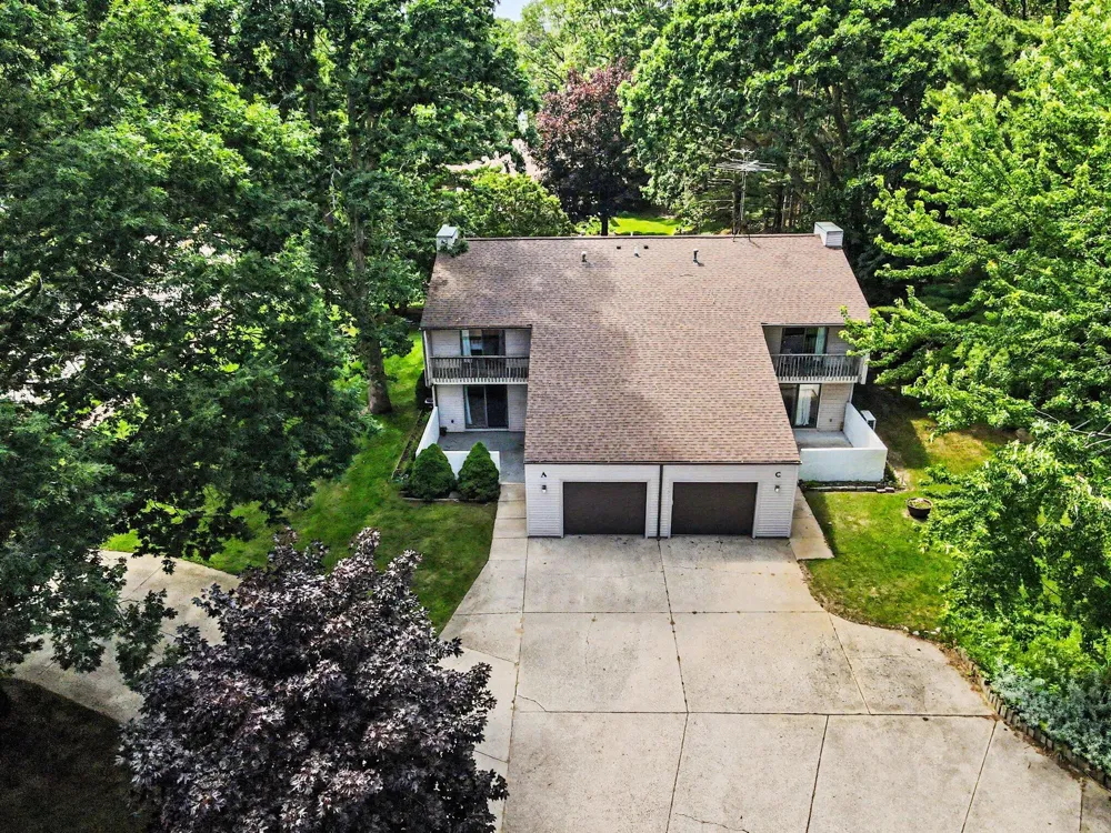 17570 Parkwood Drive #A Spring Lake, MI 49456