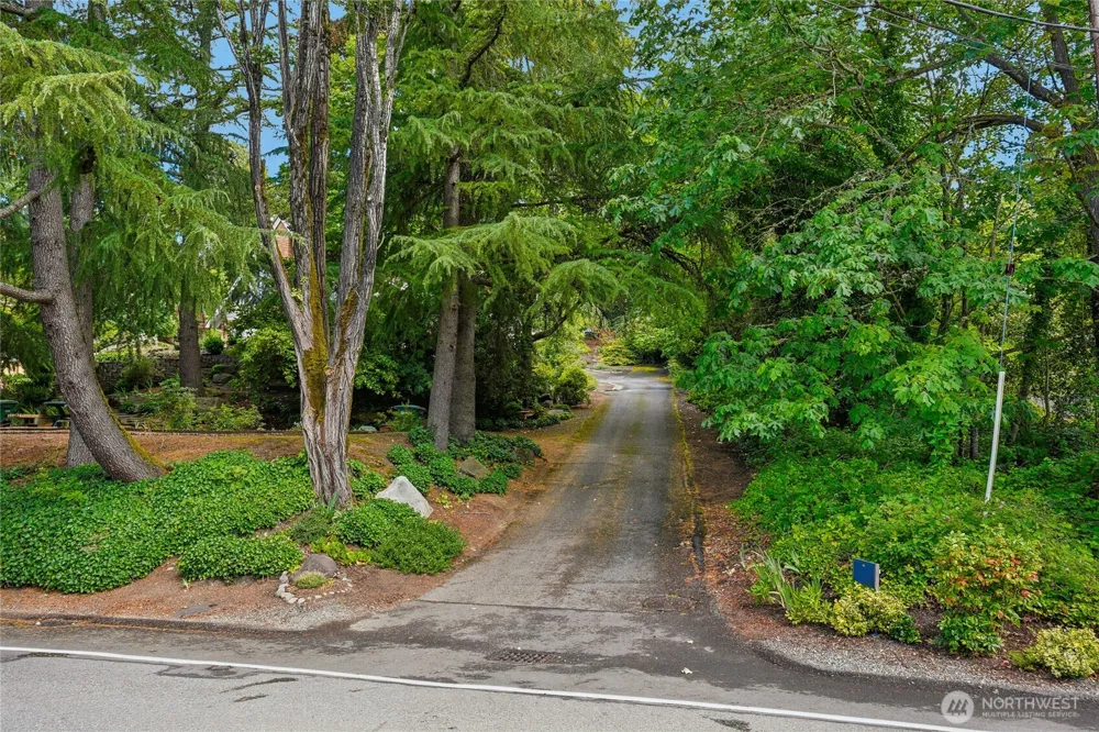 8114 W Mercer Way Mercer Island, WA 98040
