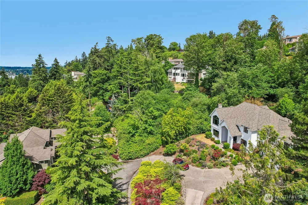 8114 W Mercer Way Mercer Island, WA 98040