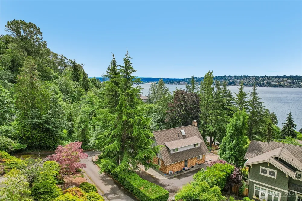 8114 W Mercer Way Mercer Island, WA 98040