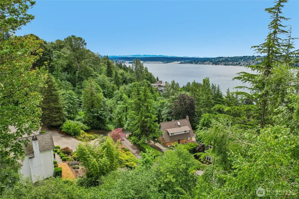 8114 W Mercer Way Mercer Island, WA 98040