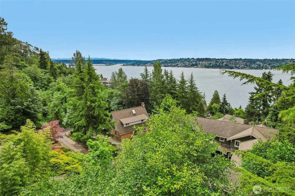 8114 W Mercer Way Mercer Island, WA 98040