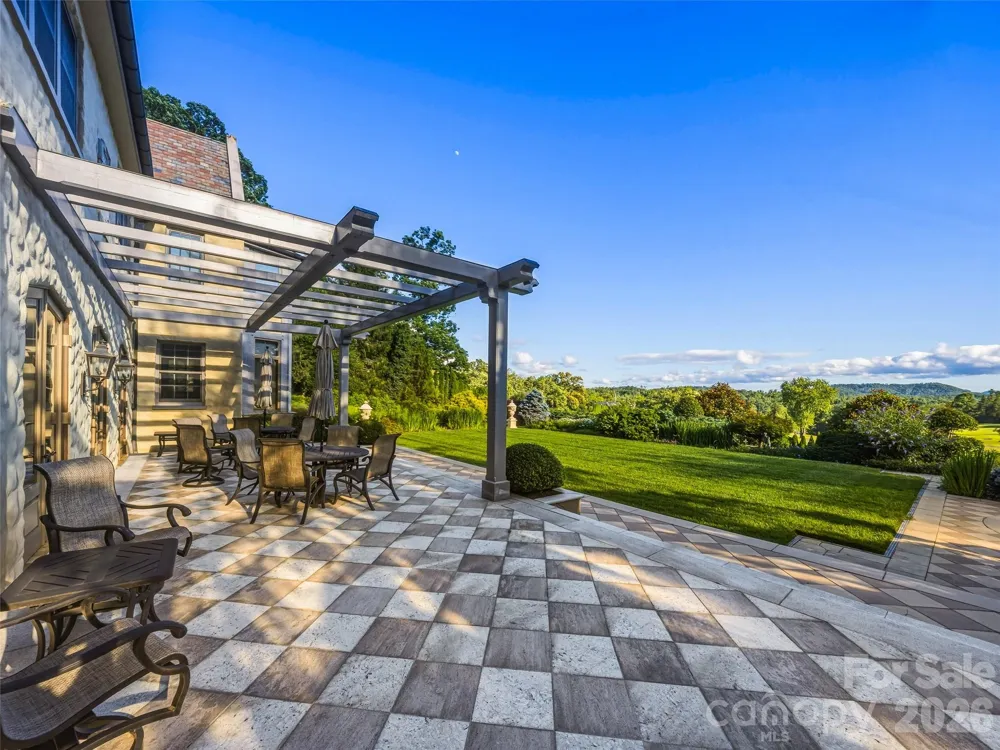 7 Stuyvesant Road Biltmore Forest, NC 28803