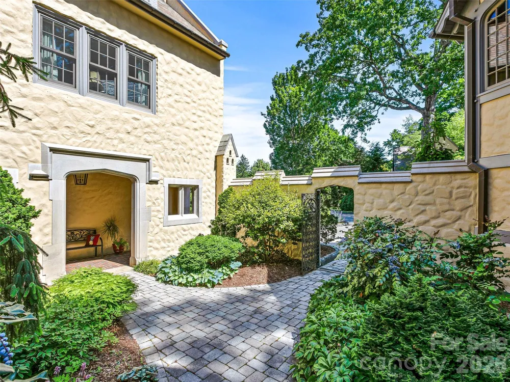 7 Stuyvesant Road Biltmore Forest, NC 28803