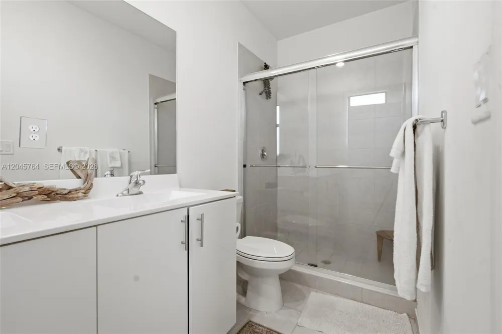 23101 SW 99th Ave Cutler Bay, FL 33190