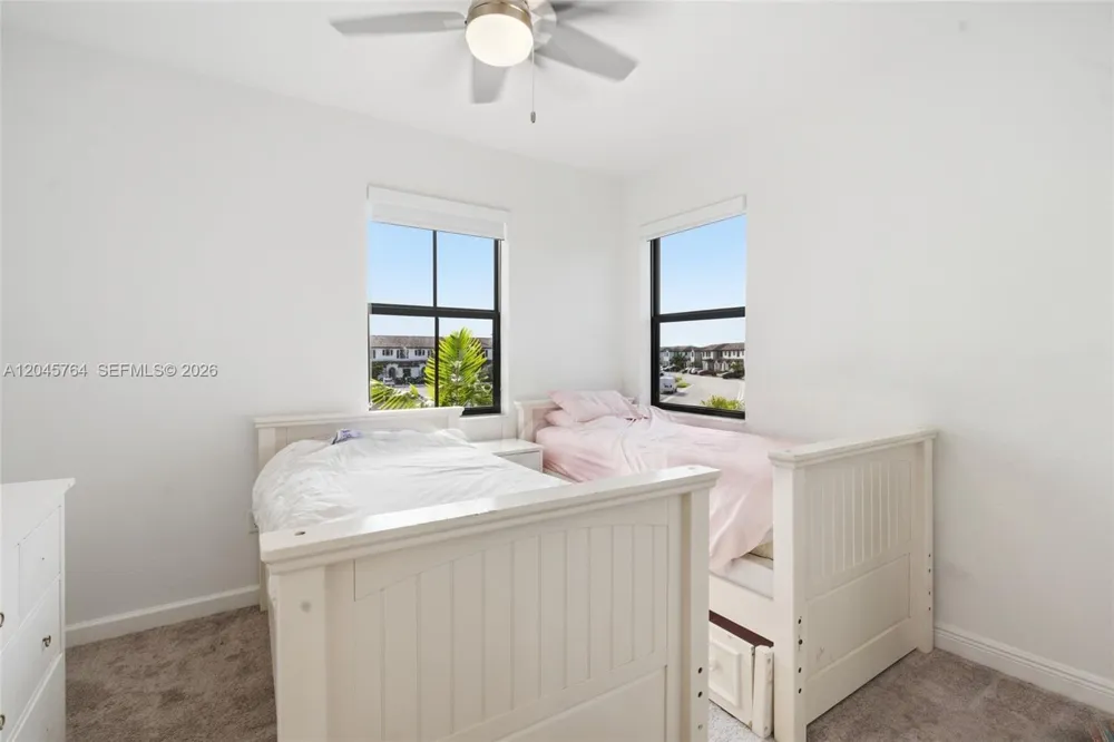 23101 SW 99th Ave Cutler Bay, FL 33190