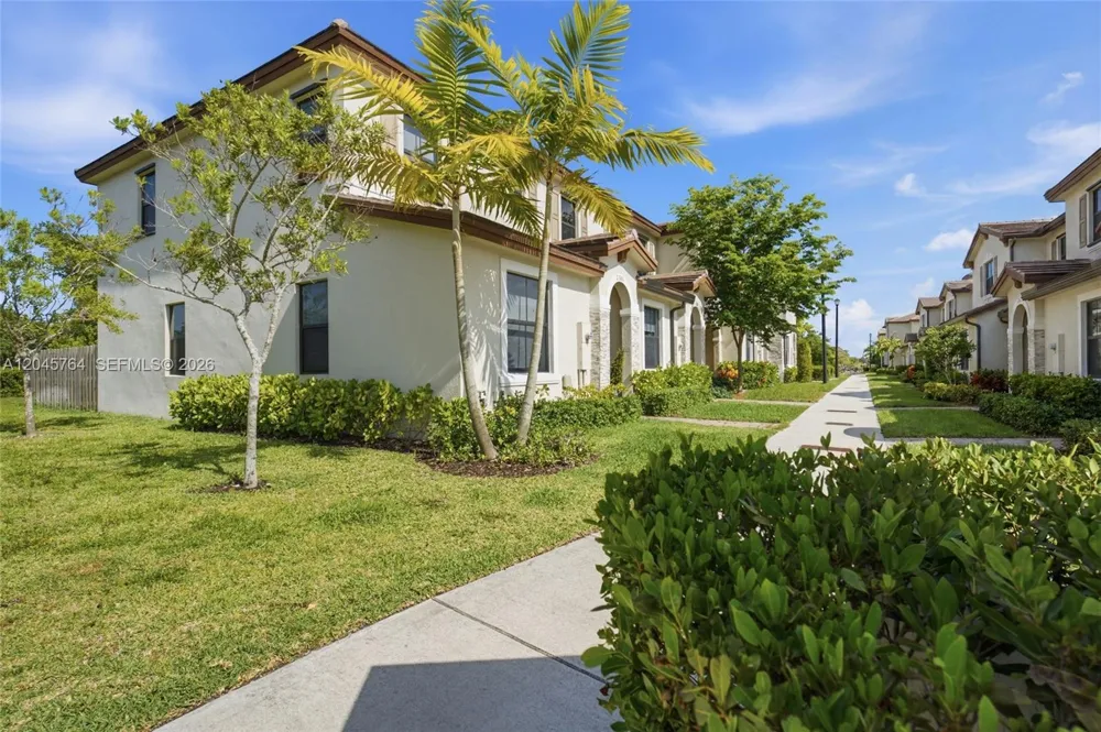 23101 SW 99th Ave Cutler Bay, FL 33190
