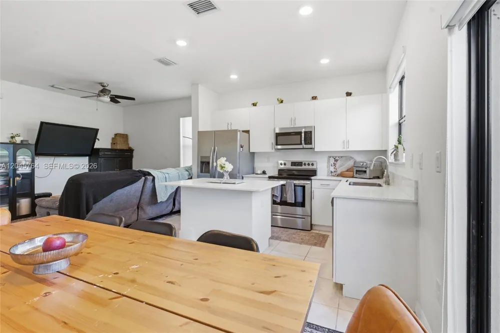 23101 SW 99th Ave Cutler Bay, FL 33190