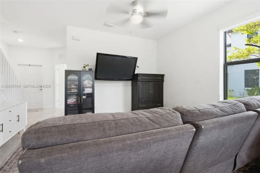23101 SW 99th Ave Cutler Bay, FL 33190