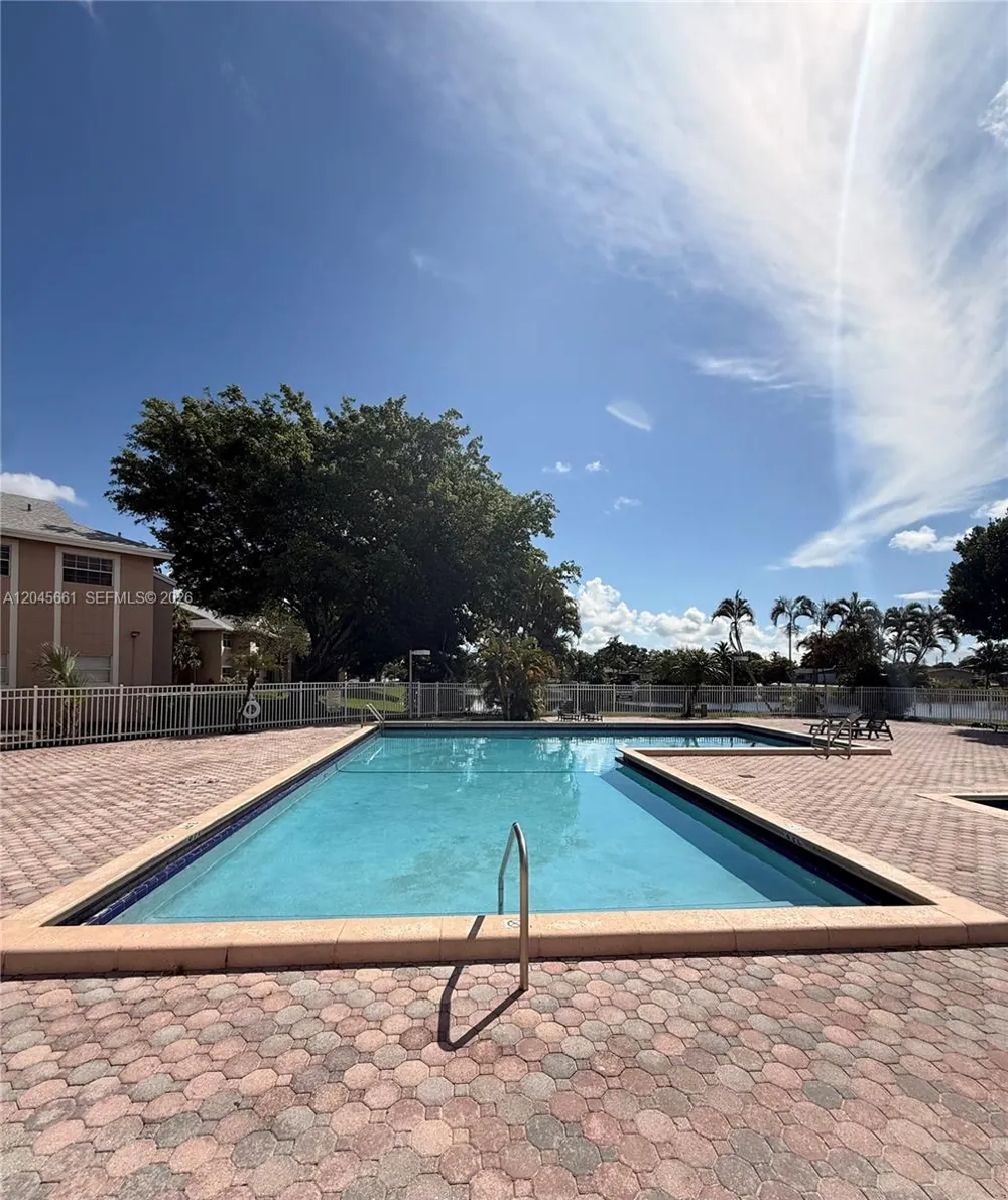 2361 NW 96th Ter #18H Pembroke Pines, FL 33024