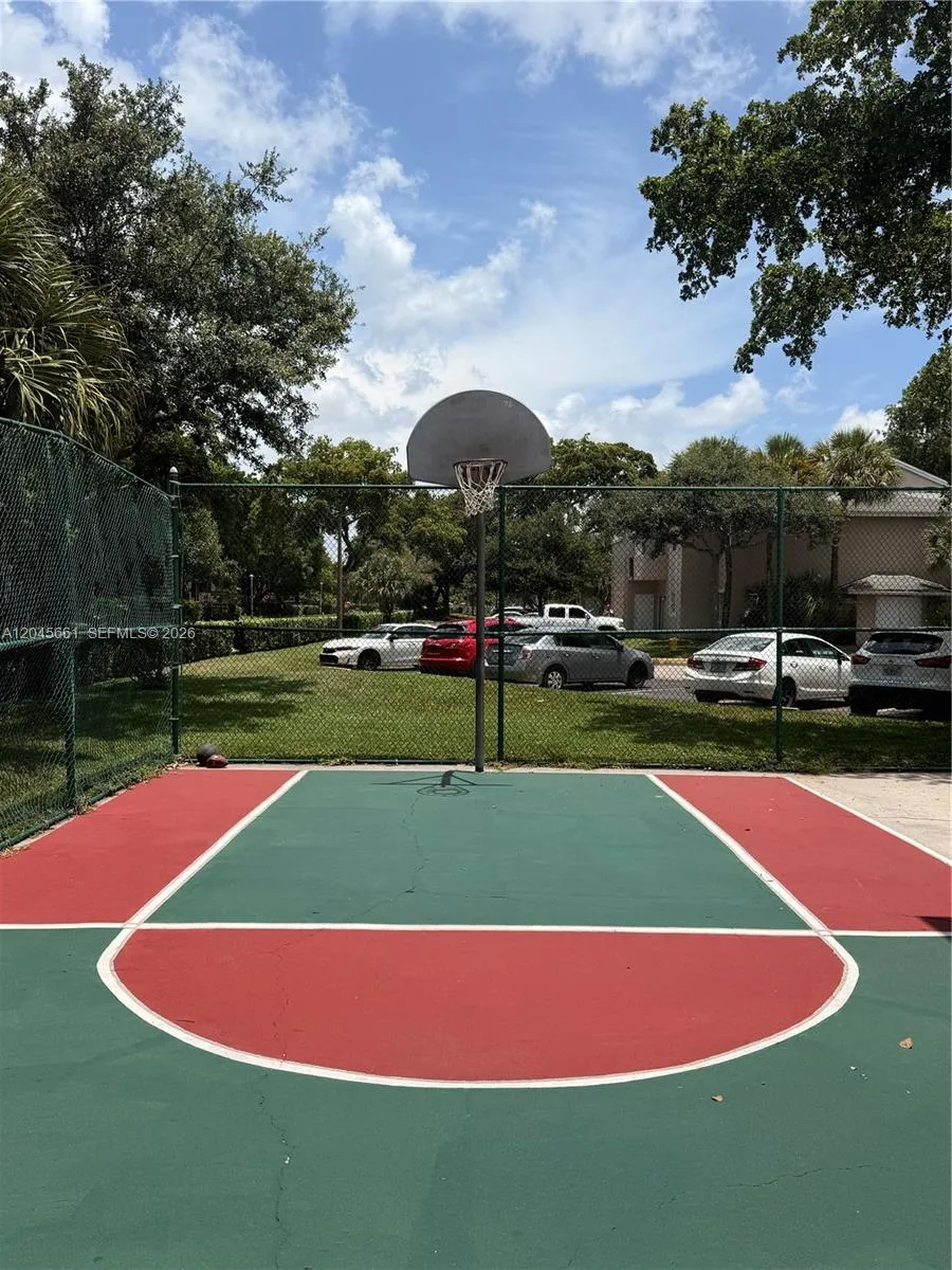 2361 NW 96th Ter #18H Pembroke Pines, FL 33024