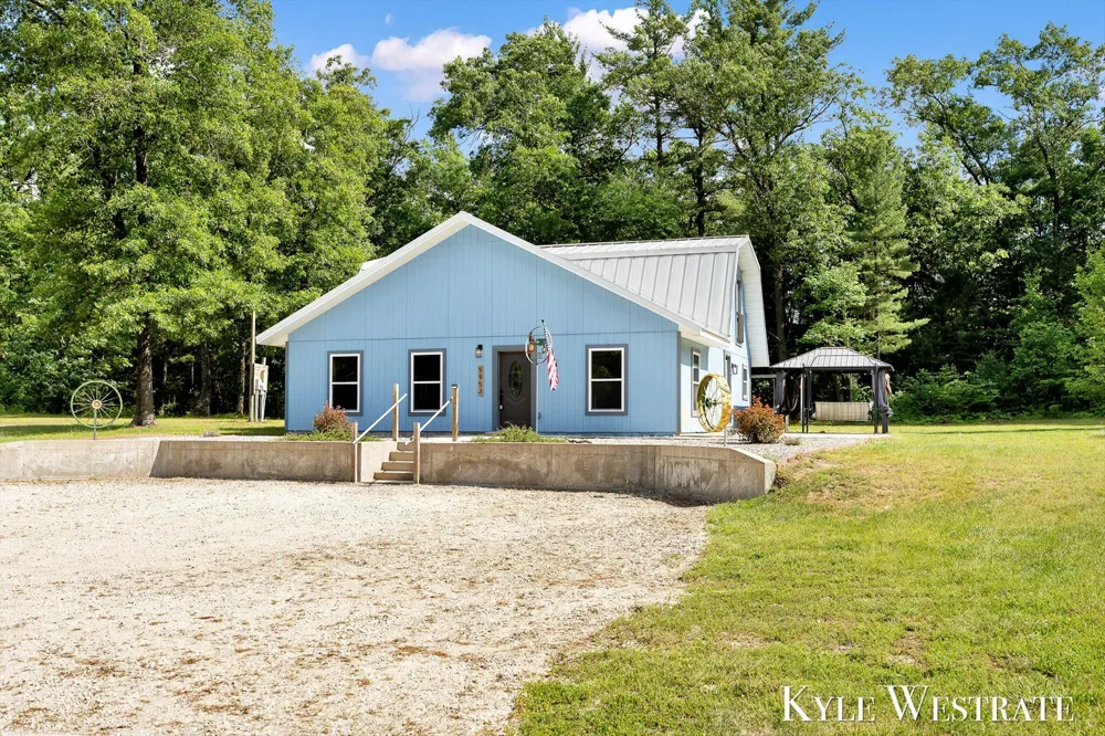 5953 S Newcosta Avenue Newaygo, MI 49337