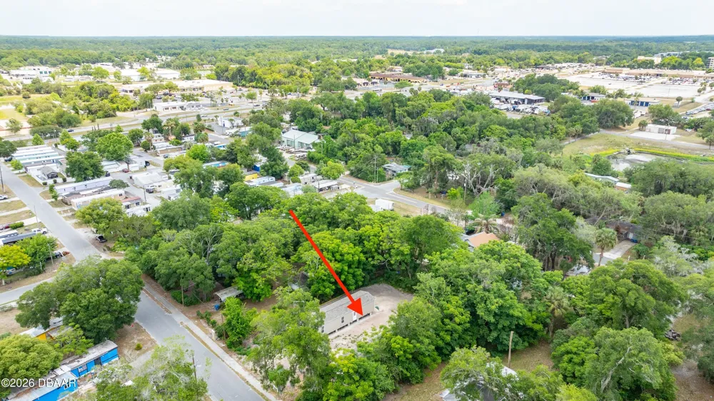 220 W Carroll Avenue Deland, FL 32720