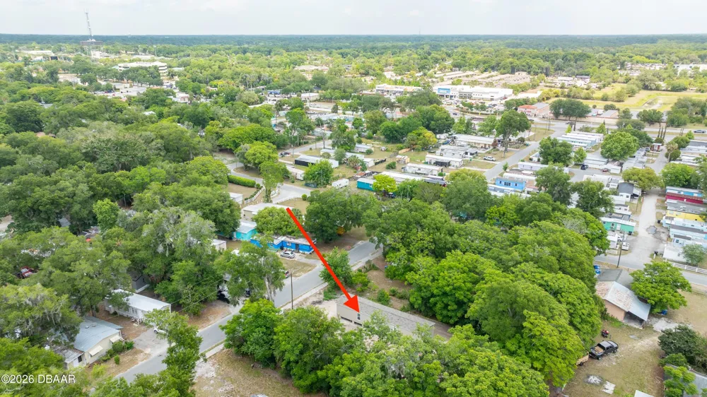 220 W Carroll Avenue Deland, FL 32720