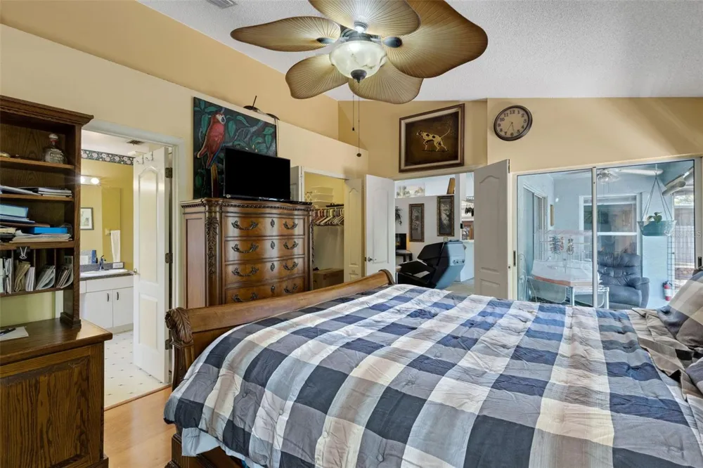 907 50TH STREET E Bradenton, FL 34208