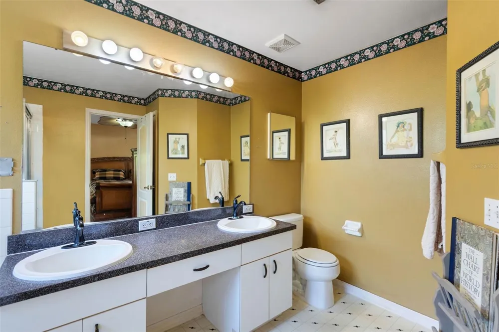 907 50TH STREET E Bradenton, FL 34208
